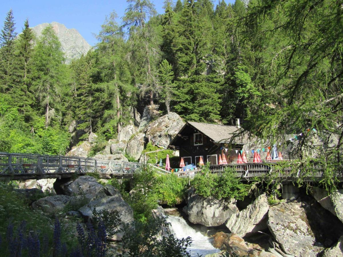 Les Grands Montets Hotel & Spa Chamonix Exterior photo